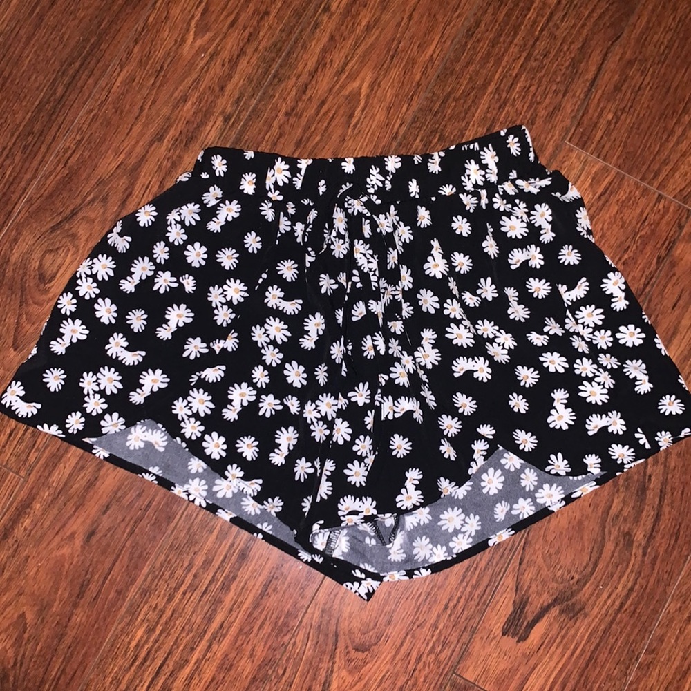 ZAFUL daisy shorts size small
